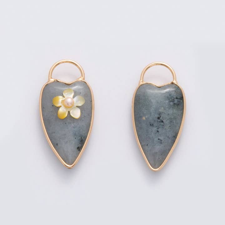 Charm de candado de corazón con flor de perla de ágata gris de 35 mm, relleno de oro de 18K | D703 para venta al por mayor de Aim Eternal