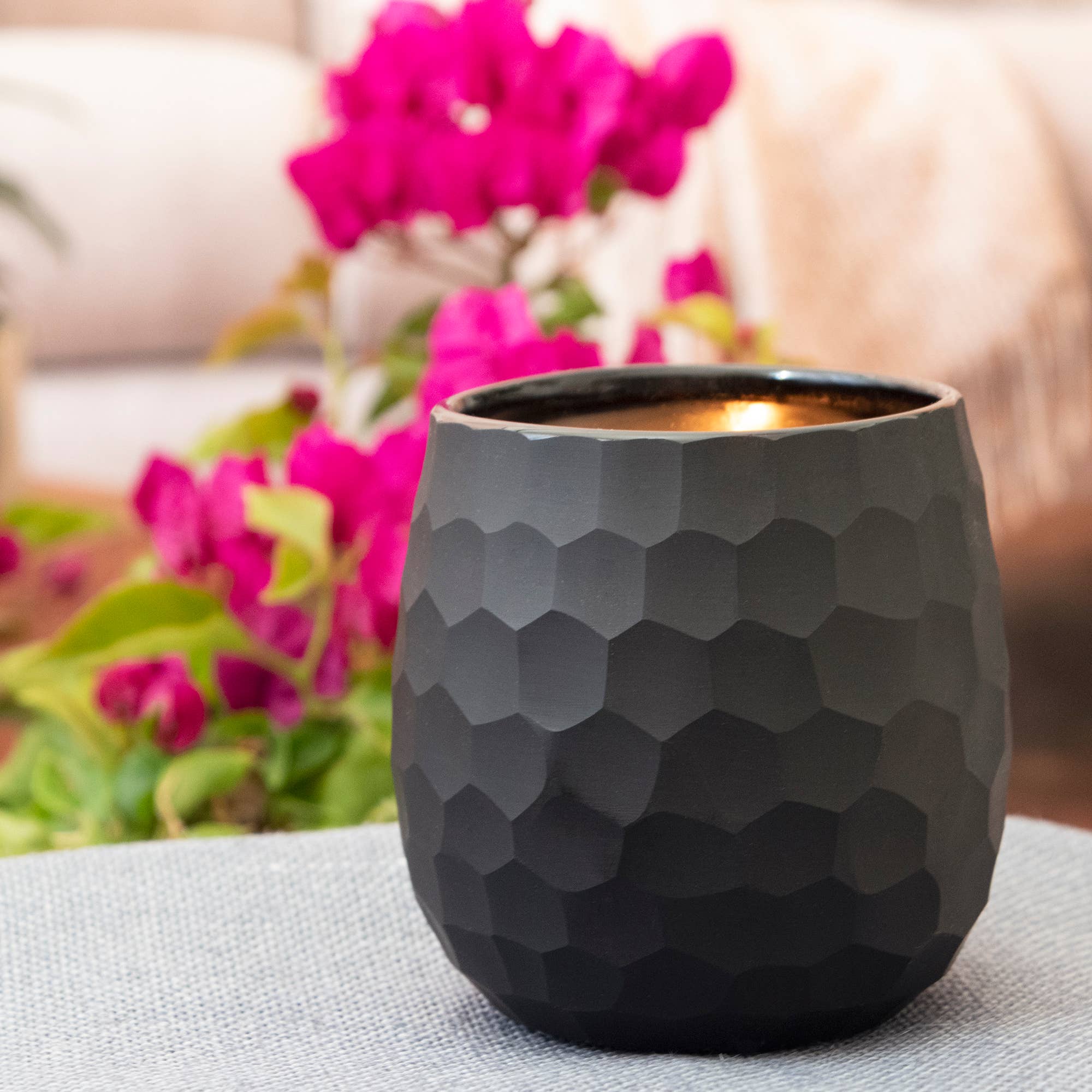 Andaluca - Wholesale Jar/Filled Candle - Botanique Luxe 16 oz Black Candle3