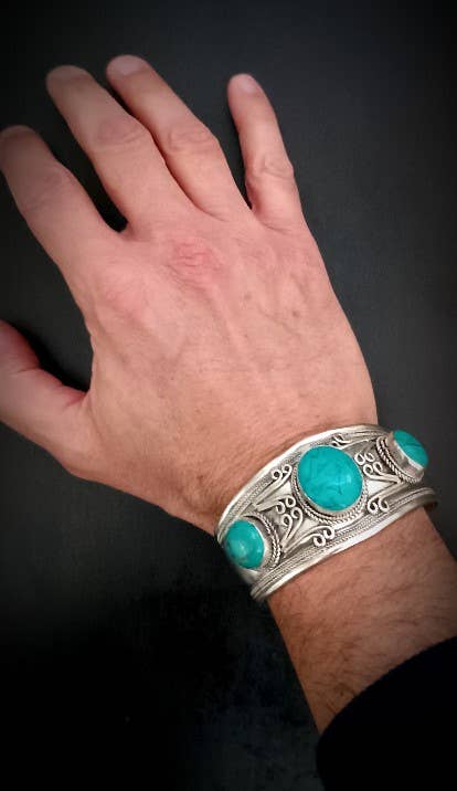 Unique Brand - Venta al por mayor Pulseras tipo brazalete - Brazalete tibetano Marpha con piedras turquesa1