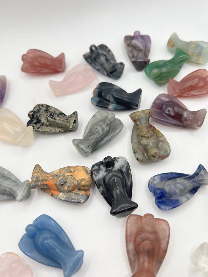 Sculture in cristallo a forma di angelo, cristalli assortiti per la vendita all'ingrosso da parte di Oils and Auras