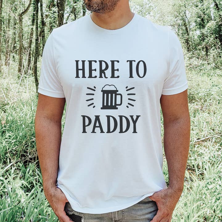 Her til Paddy Men"s Graphic Tee St Patrick"s Day S-2XL for engroshandel hos Shine Thrive Grow