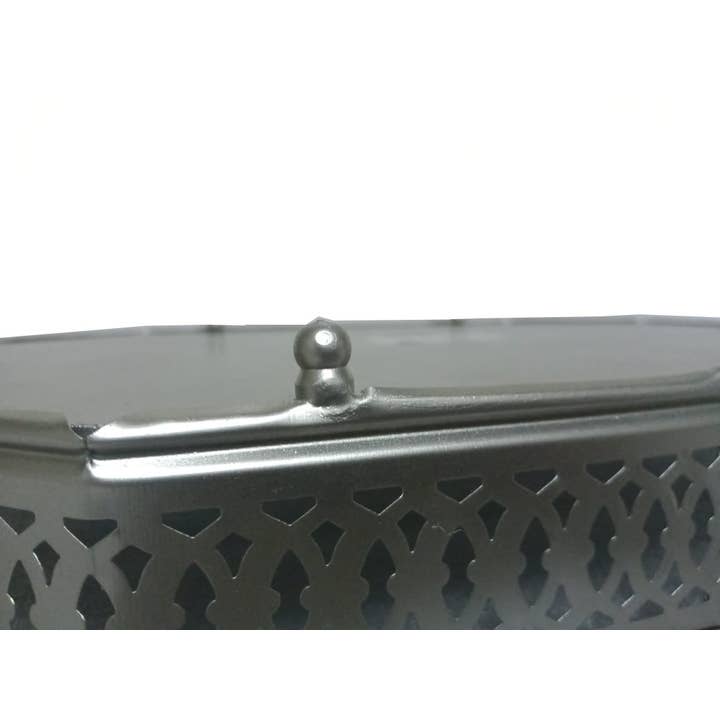 Plutus imports - Wholesale Decorative tray - Silver Plated Mirror Tray with Intricate Hand Cut Border3