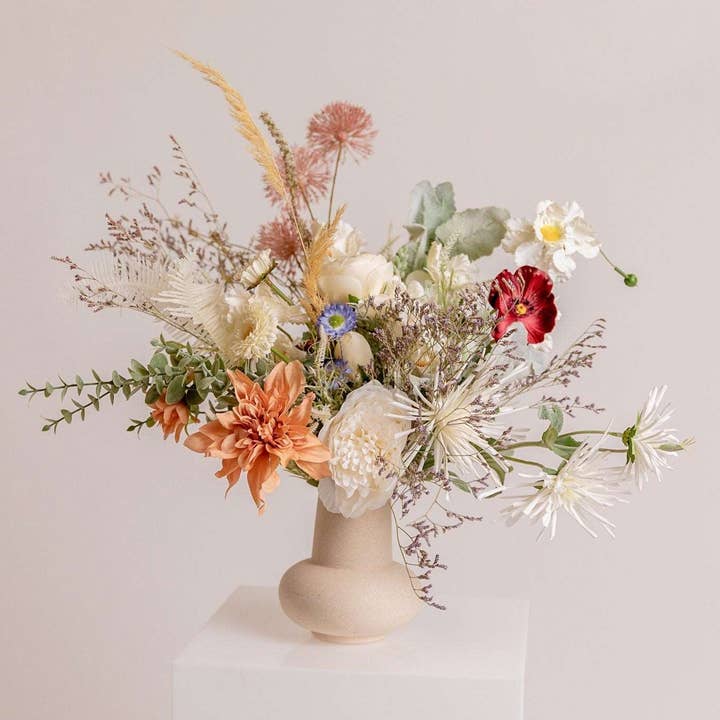 Bouquet nuziale colorato di fiori secchi e artificiali - Avorio e verde No:1 per la vendita all'ingrosso da parte di Hidden Botanics