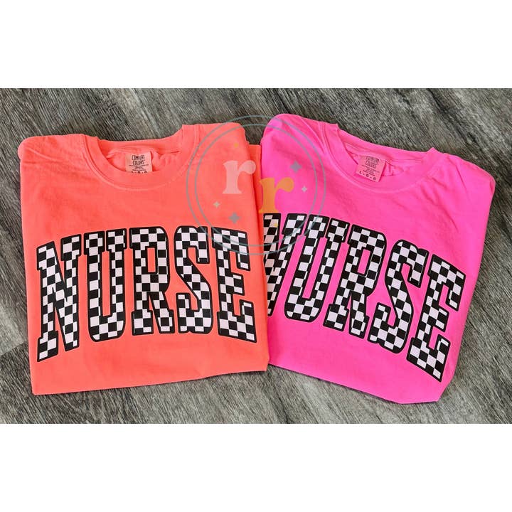 Maglietta grafica estiva a quadri da infermiera per la vendita all'ingrosso da parte di Rebellious Rose LLC