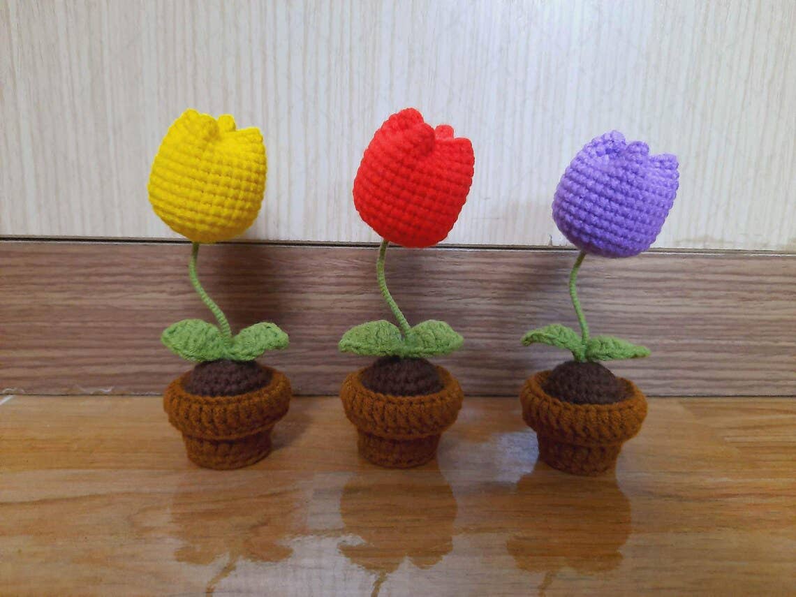 TOMOPOD LLC - Wholesale Artificial Flowers - Mini Crochet Flower Pot, Crochet Sunflower Rose Daisy Plant7