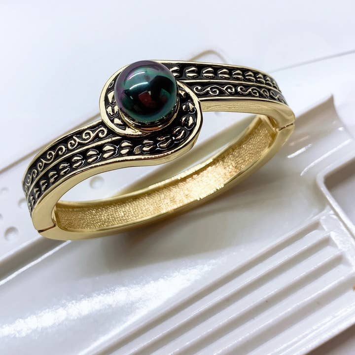 Anela's Jewelry - Vendita all'ingrosso Bracciale a polsino - Bracciale in oro Hamilton Swirling tribale polinesiano con perla conchiglia pavone