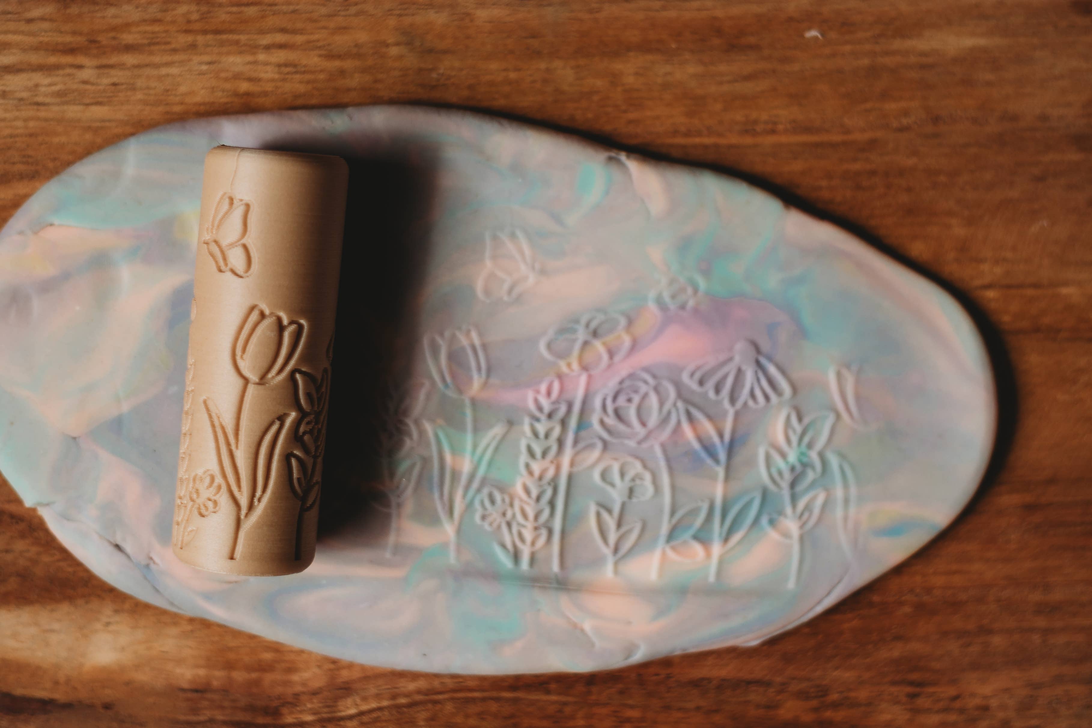 Kinfolk Pantry - Venta al por mayor Juego de manualidades - Niños y bebés - Rodillo de juego de masas con patrón ecológico de flores1