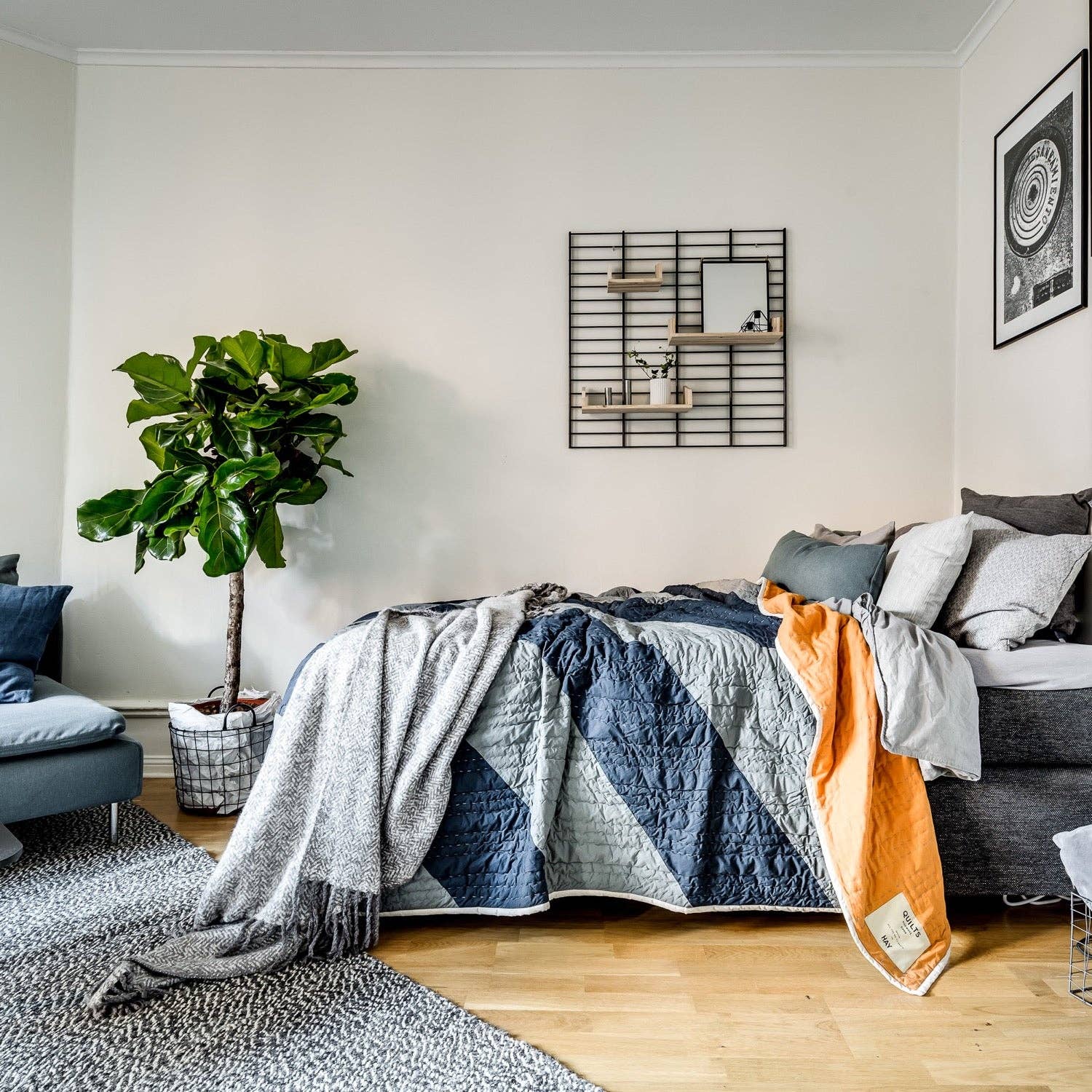 Tolhuijs Design - Wholesale Wall Mounted Shelf - FENCY “M” circular wall rack (80x75 cm)2