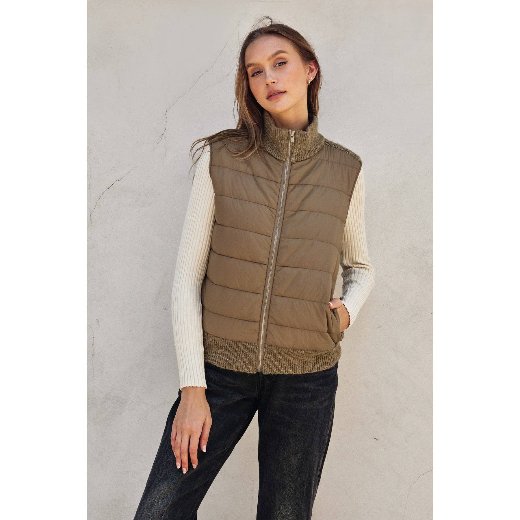 Dress Forum - Wholesale Jacket - Women's - Sherpa and Puff Contrast Vest7