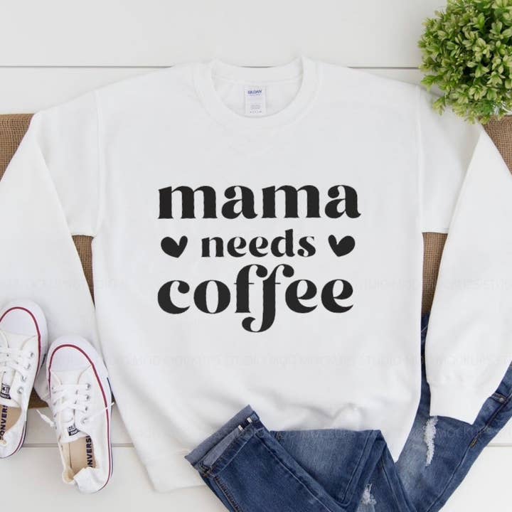 Chandail à col rond Mama pour la vente par Oh Hello Little One