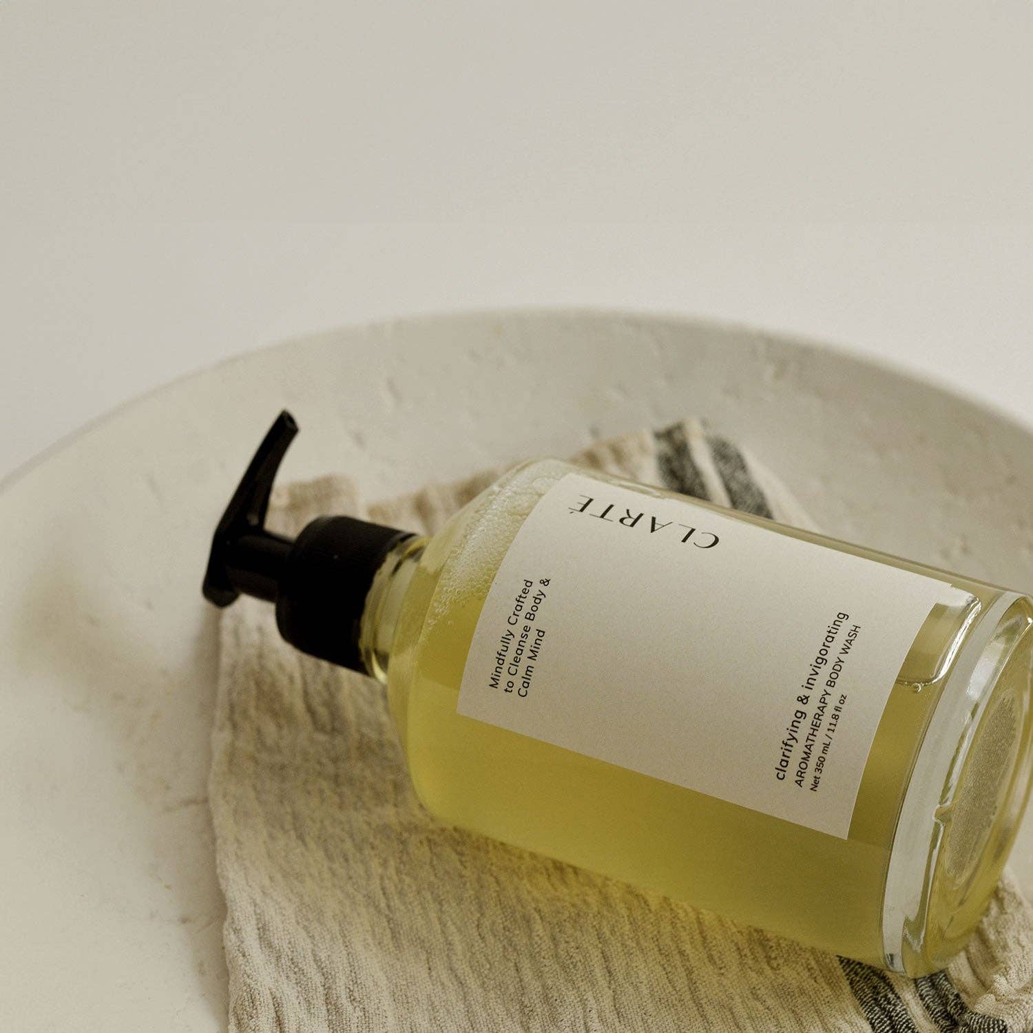 Cedar and Myrrh - Wholesale Body Wash/Shower Gel - Clarté Aromatherapy Body Wash - Clarifying & Invigorating1