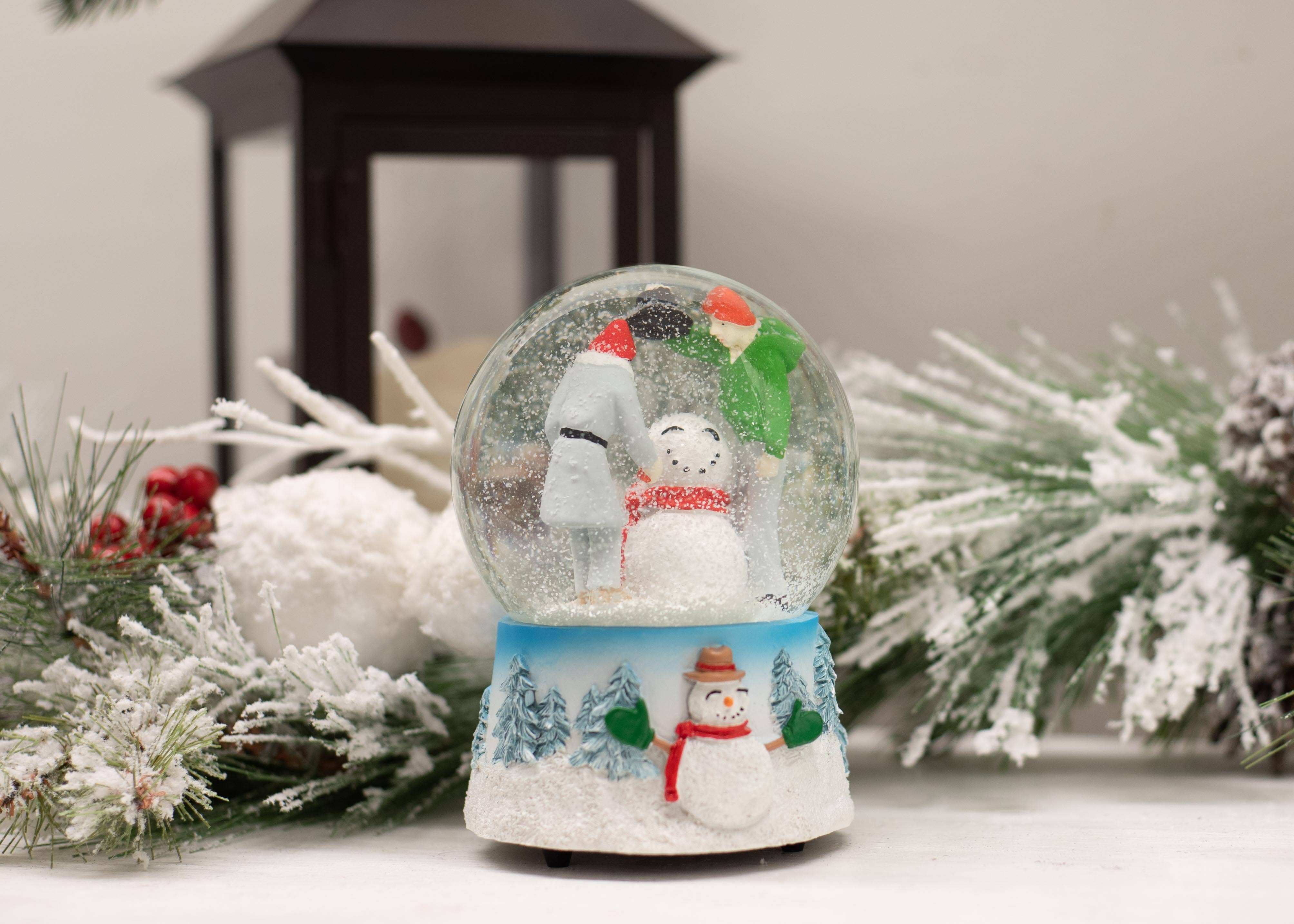 EAST AVENUE – wholesale Snow globe – Building Snowman Christmas Musical Snow Globe5