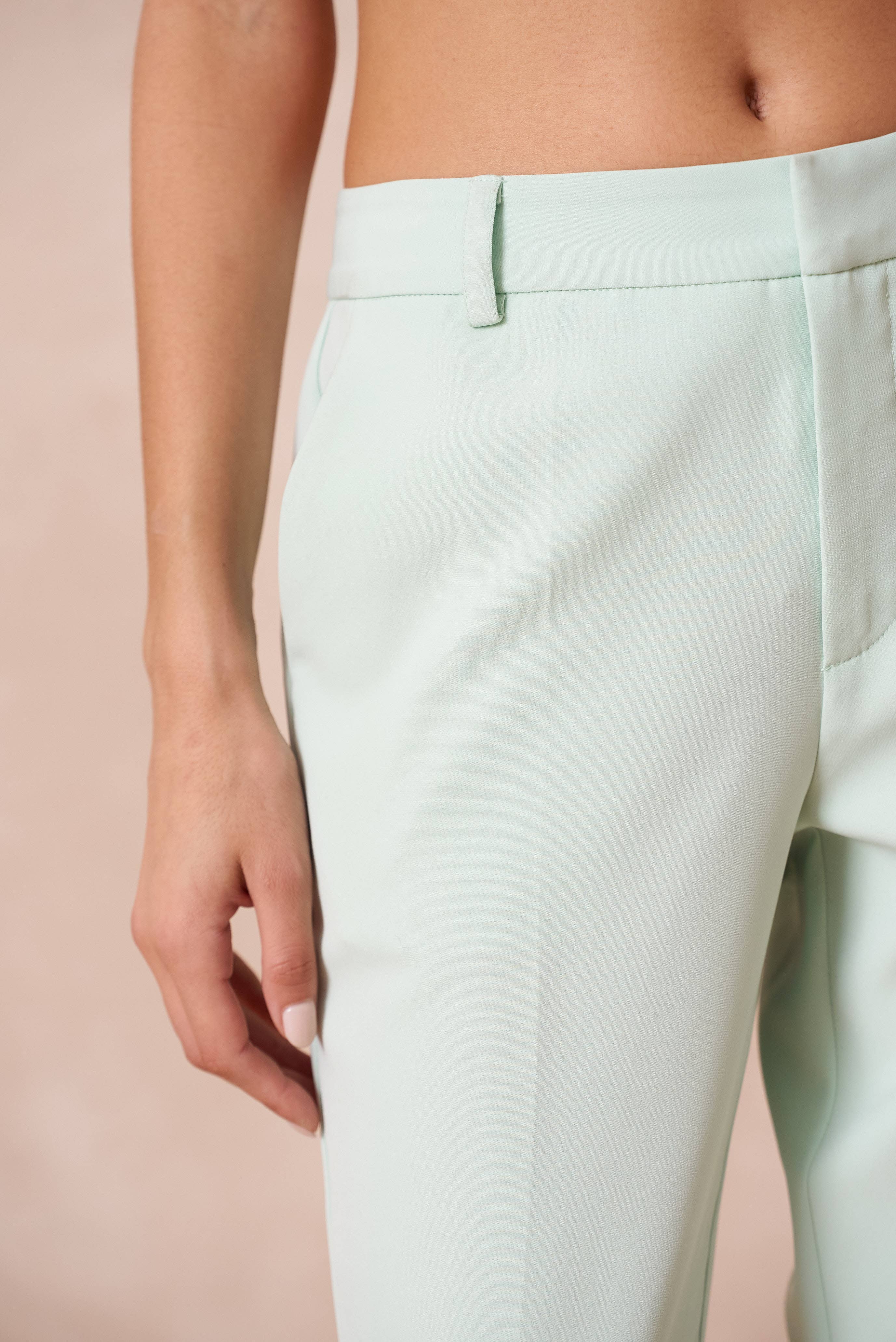 Attentif Paris – wholesale Pants – Women's – [Timeless] High-waisted cigarette pants82