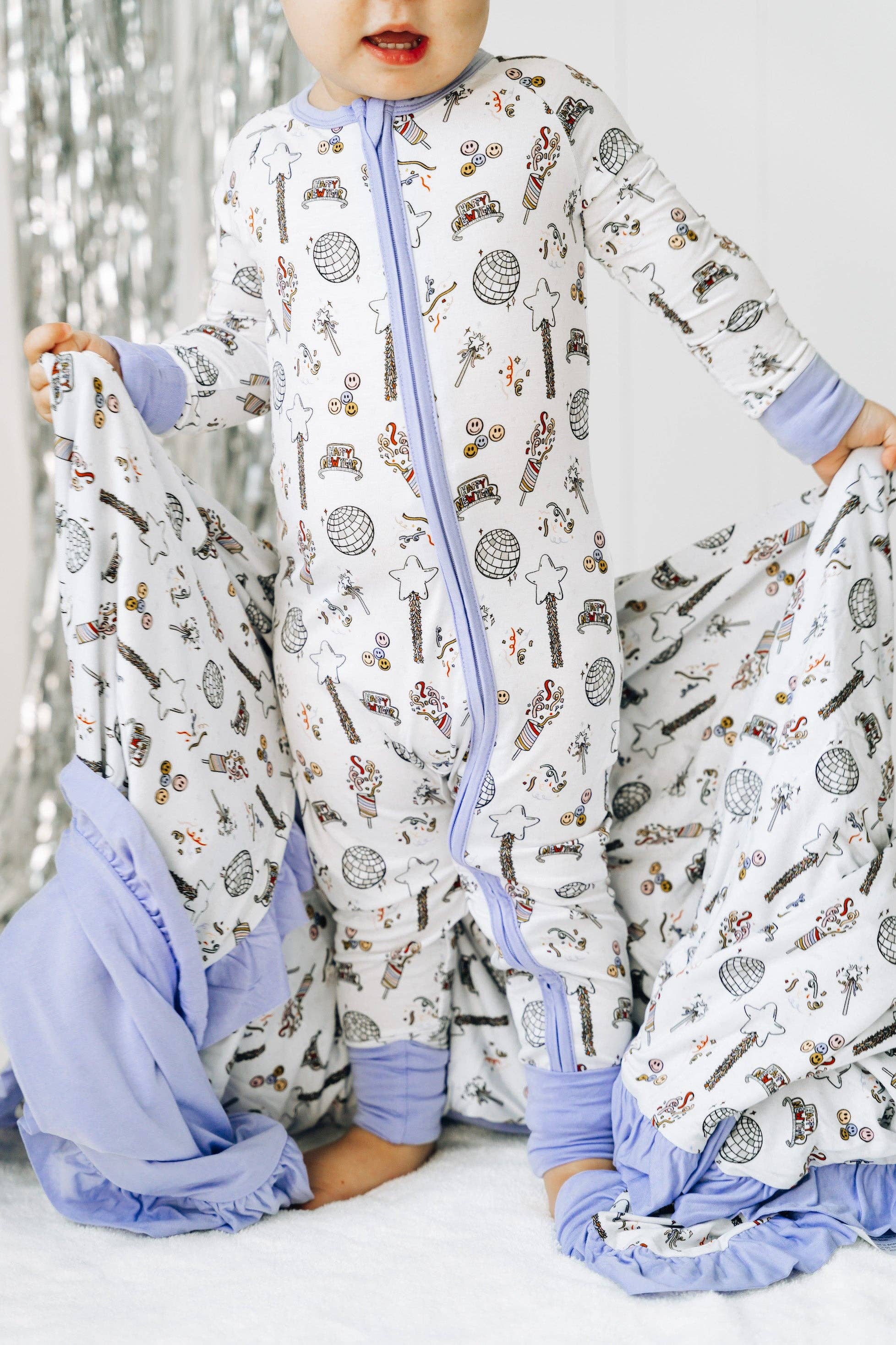 Dream Big Little Co. - Wholesale Bedding Blanket - Kids & Baby - MIDNIGHT MAGIC DREAM RUFFLE BLANKET5