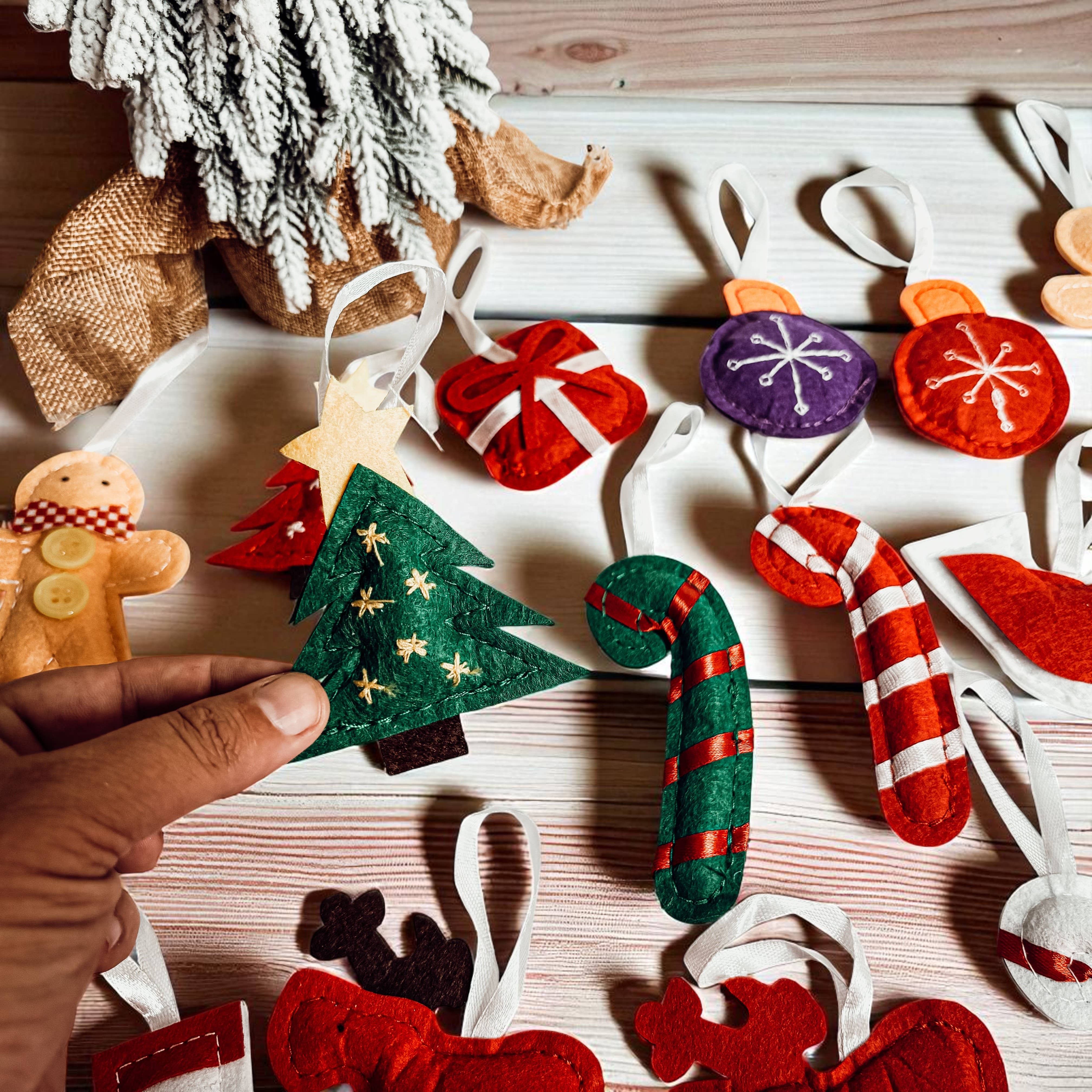 Gia Roma - Vente Calendriers de l'avent - Calendrier de l'Avent en feutre avec ornements en peluche faits à la main réutilisables15