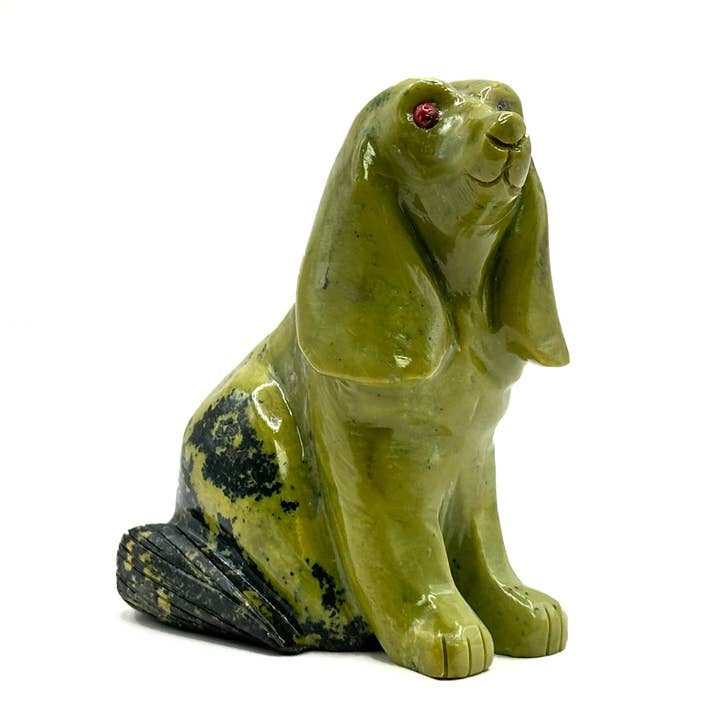 Figura de perro serpentina verde - RAN536 para venta al por mayor de Gem Avenue Wholesale