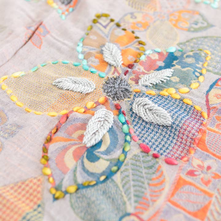 Rahab's Rope - Vente Châle – femme - Châle en laine tissé et brodé pour femme7