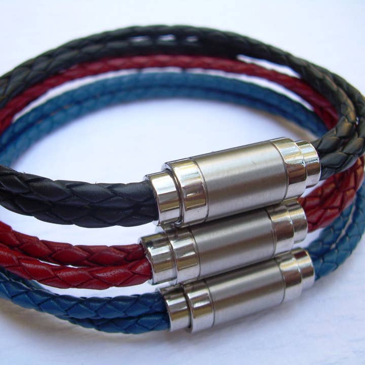 Bracelet pour homme, bracelet en cuir à double brin avec fermoir magnétique en acier inoxydable, cadeau pour homme, bijoux pour hommes, garçon d'honneur, fête des pères, bracelet pour la vente par Urban Survival Gear USA