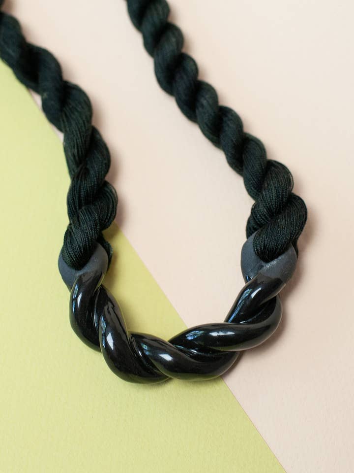 Twist - Black for wholesale by Barrow PDX