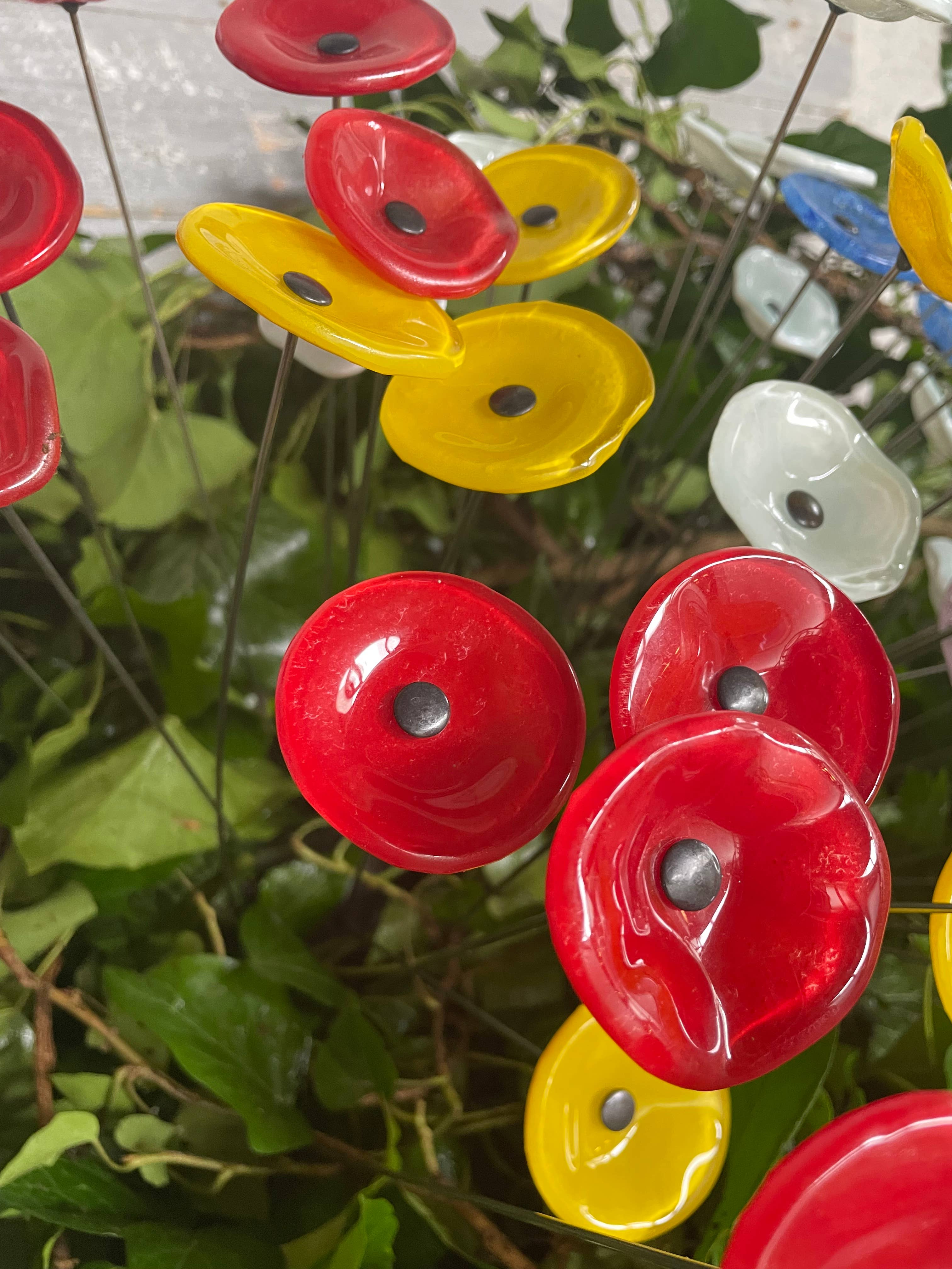 CARNEOL GLASS - Wholesale Garden/Lawn Stake - Small Glass Flower For Outside In Red35