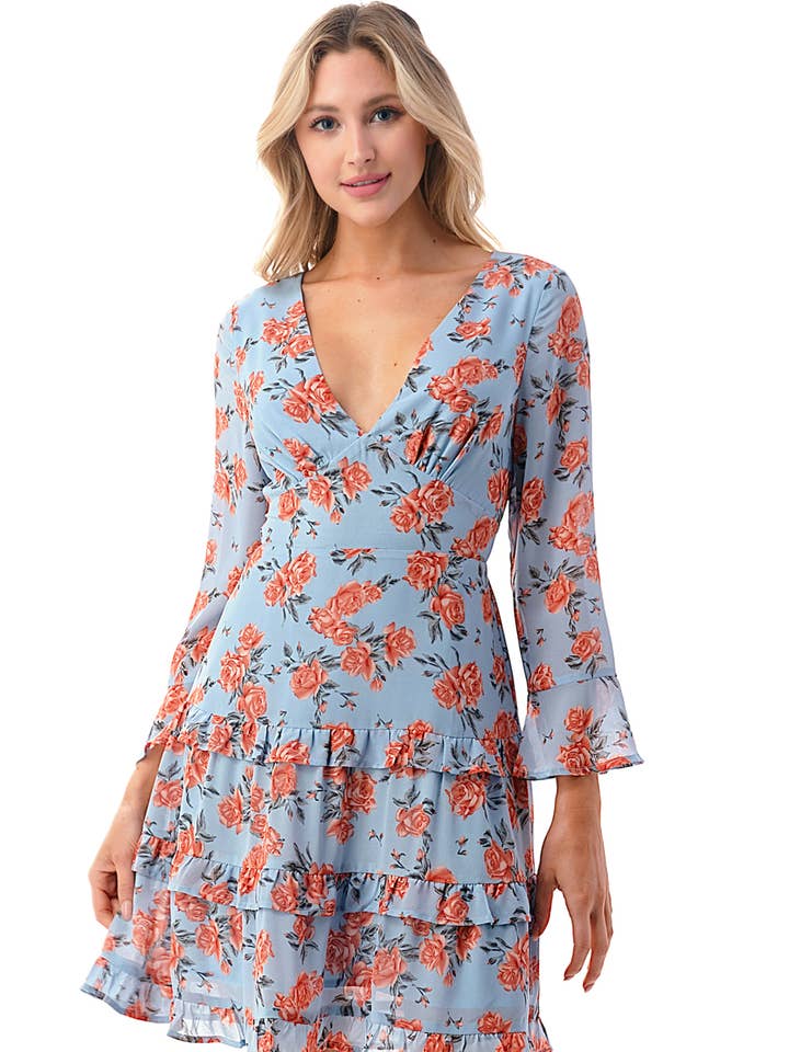 Robe courte à manches cloche avec dos lacé pour la vente par Woven Pink