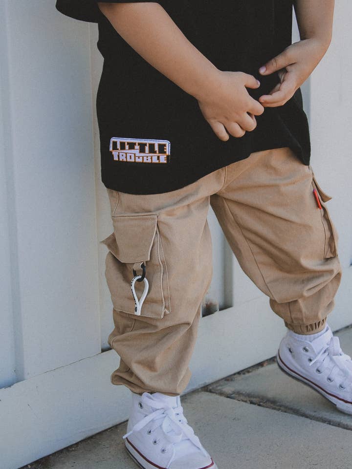 Licht kaki cargobroek voor wholesale door Little Trouble