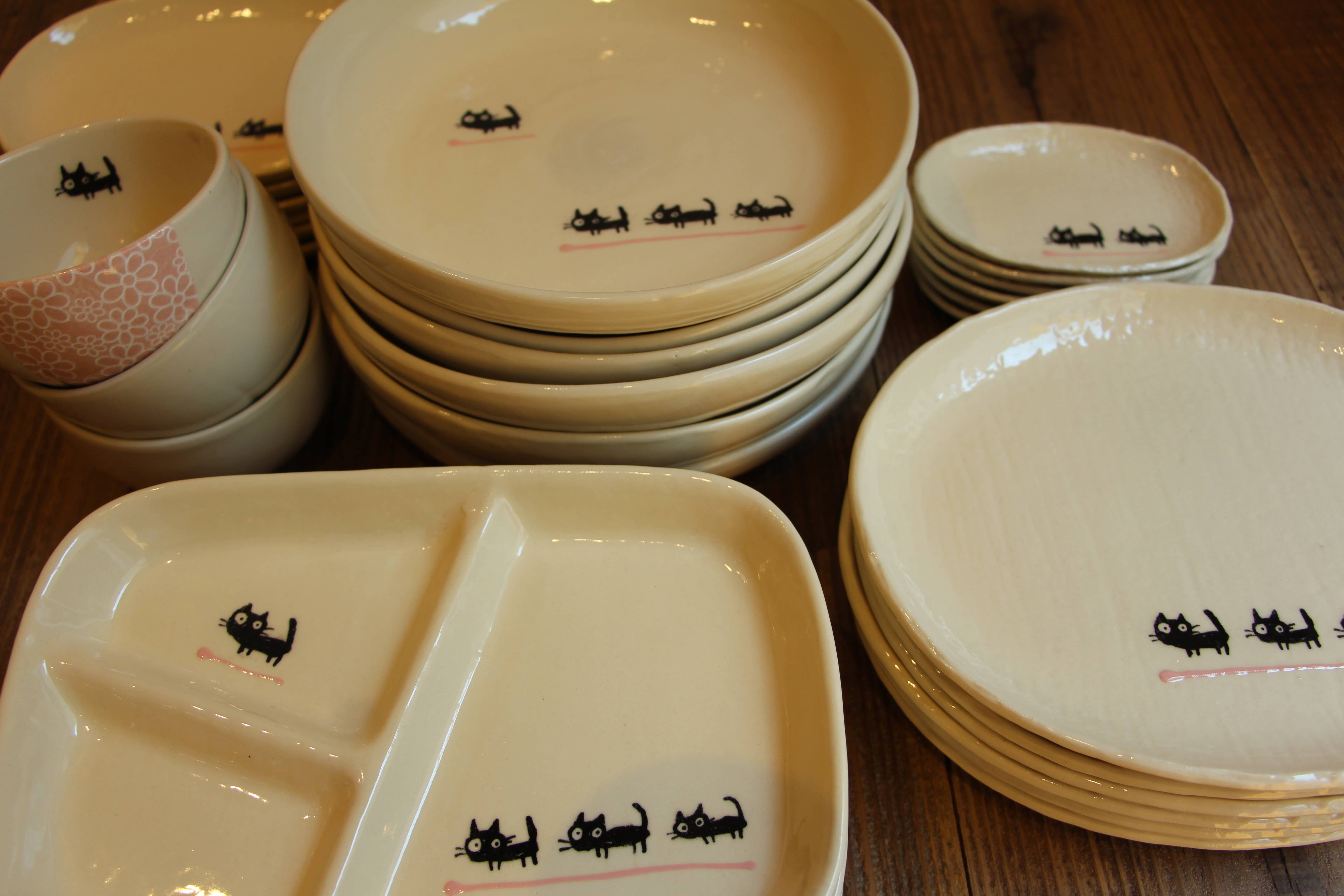 Japacolle — Japan Collections | See Latest News in "About" – Großhandel Essteller – Kind & Baby – Souen ovale Platte S mit Katzenmotiv2