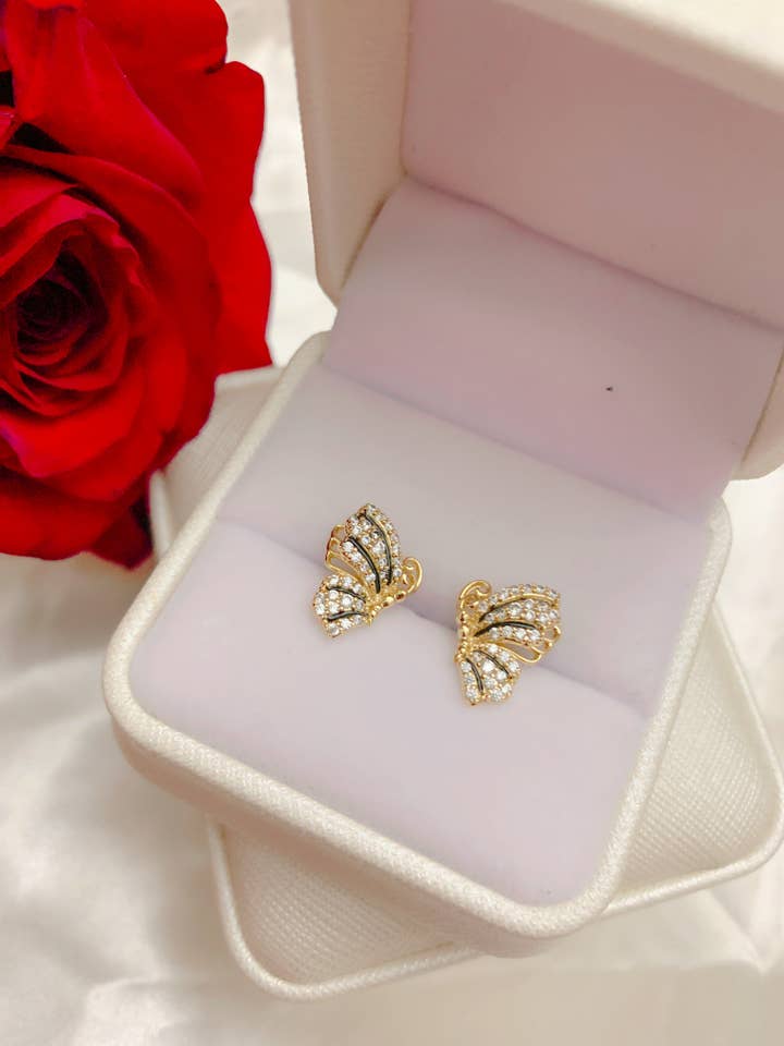 Black and White Studs for wholesale by M&P Jewelry