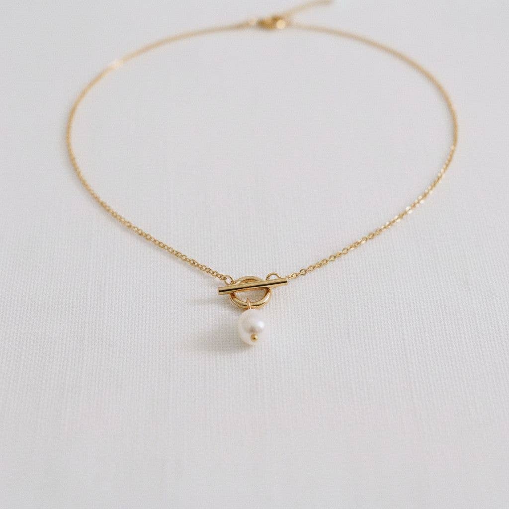 paperln - Wholesale Pendant/Charm Necklace - Refined Pearl Necklace with Delicate Drop Design0