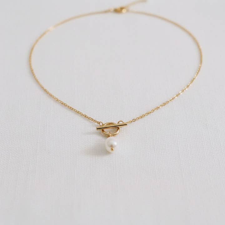 paperln - Wholesale Pendant/Charm Necklace - Refined Pearl Necklace with Delicate Drop Design