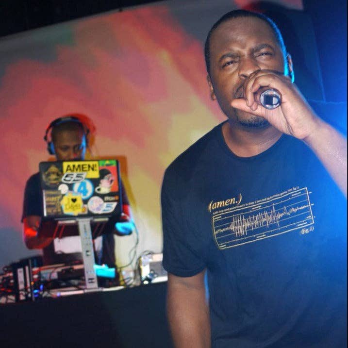 Nero Maglietta in Canapa Amen (Peso Premium) in vendita all'ingrosso su Faire1