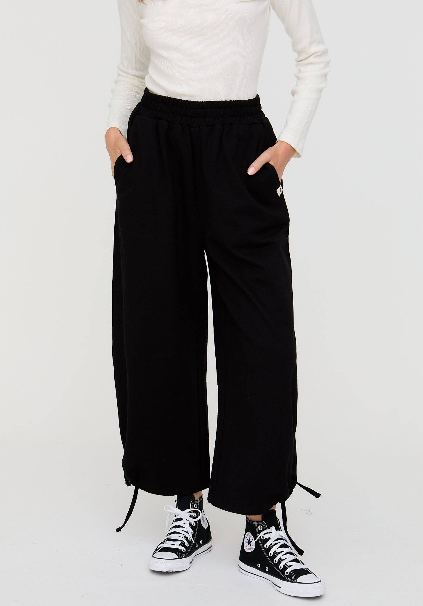Turtledove London – wholesale Pants – Women's – Kit Black Wide Leg Trousers3