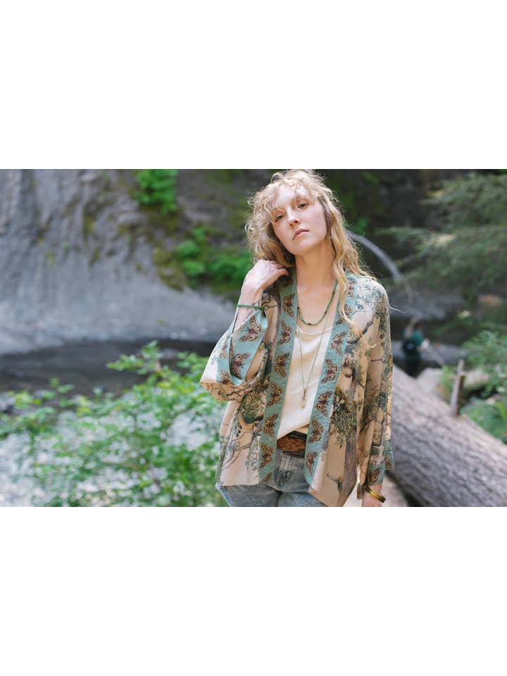 Market of Stars (Worldwide) - Wholesale Kimono - Dames - Aarde & Lucht Pixie Duster Verkorte Kimono met Bomen11