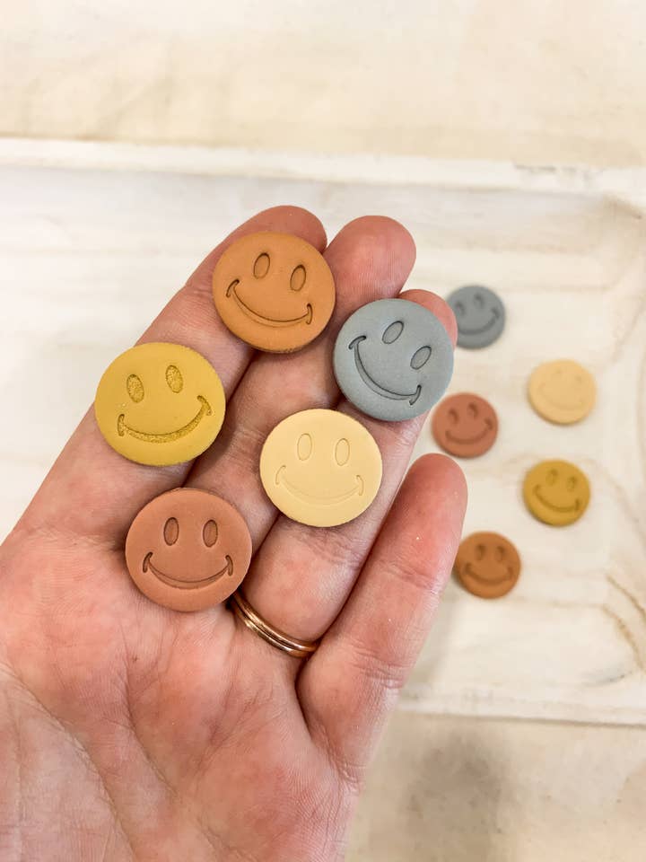 Aimants Happy Face - Ensemble de 5 pour la vente par Studio BrightSide