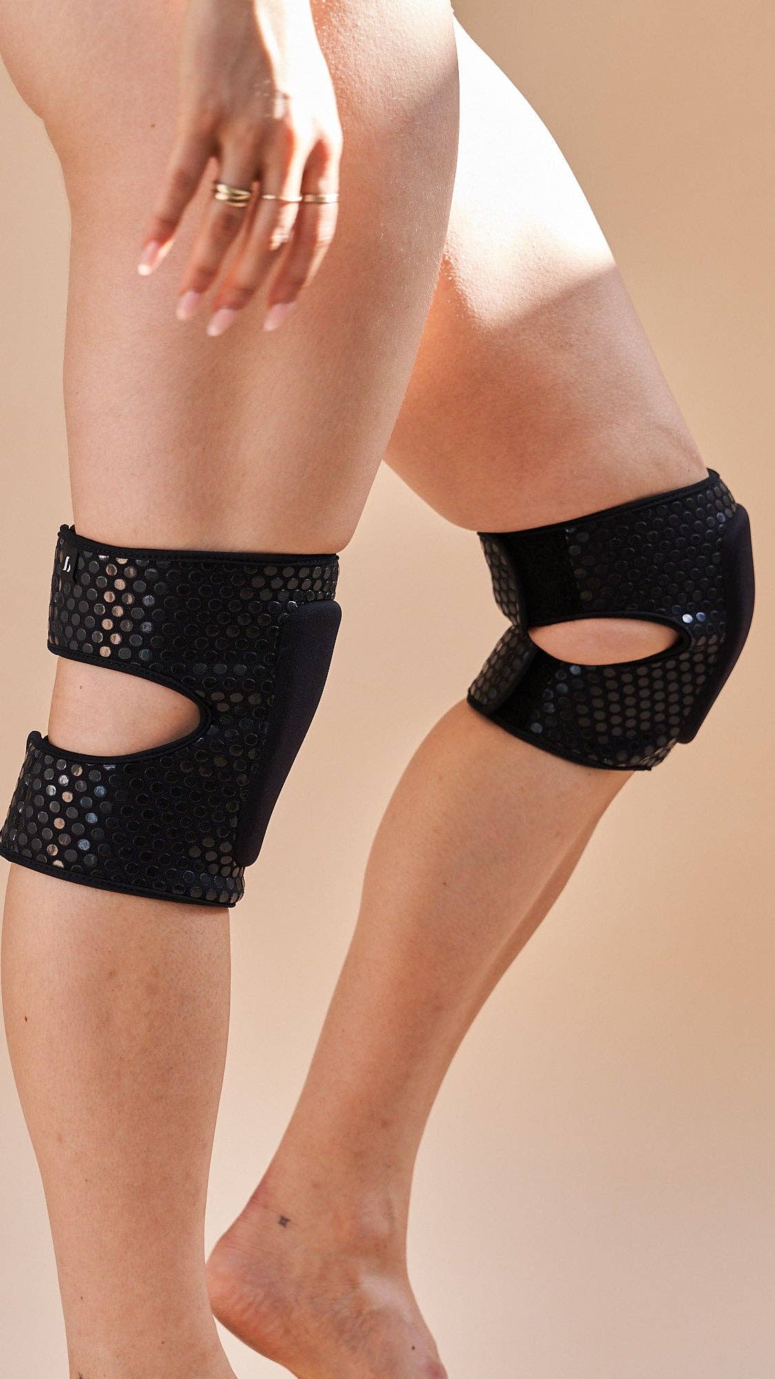 Lunalae – wholesale Knästöd – Kardborreband Sticky Grip knäskydd3