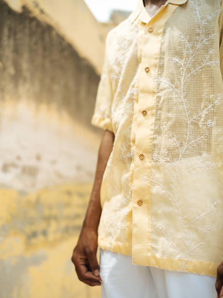 CHEMISE UNISEXE EN COTON 100% AVEC BRODERIE VIGNE pour la vente par Choyal - Fair Trade Unisex Clothing