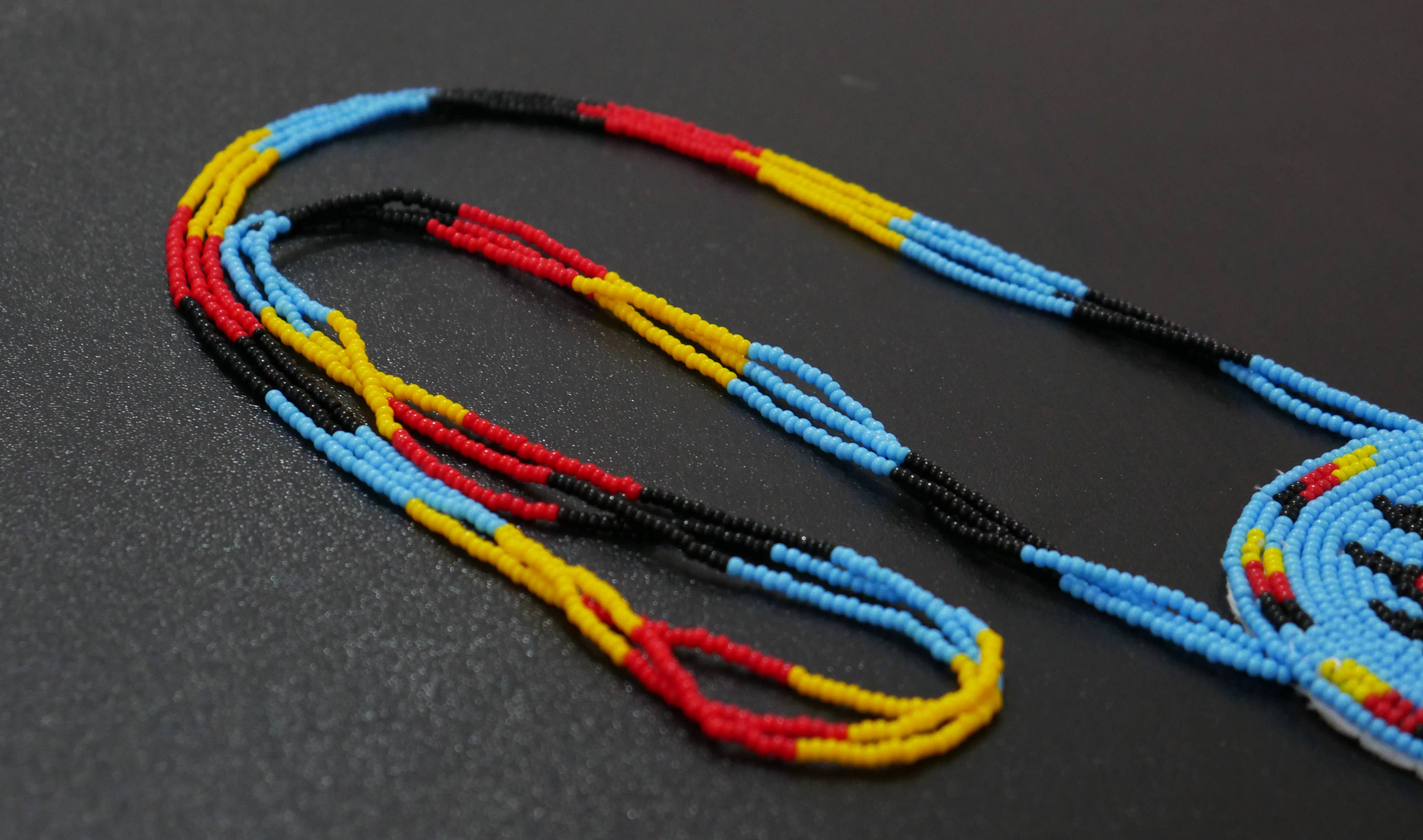 KANGURAH - Wholesale Pendant/charm necklace - Native American Style Beaded Bear Paw medallions (Black)7