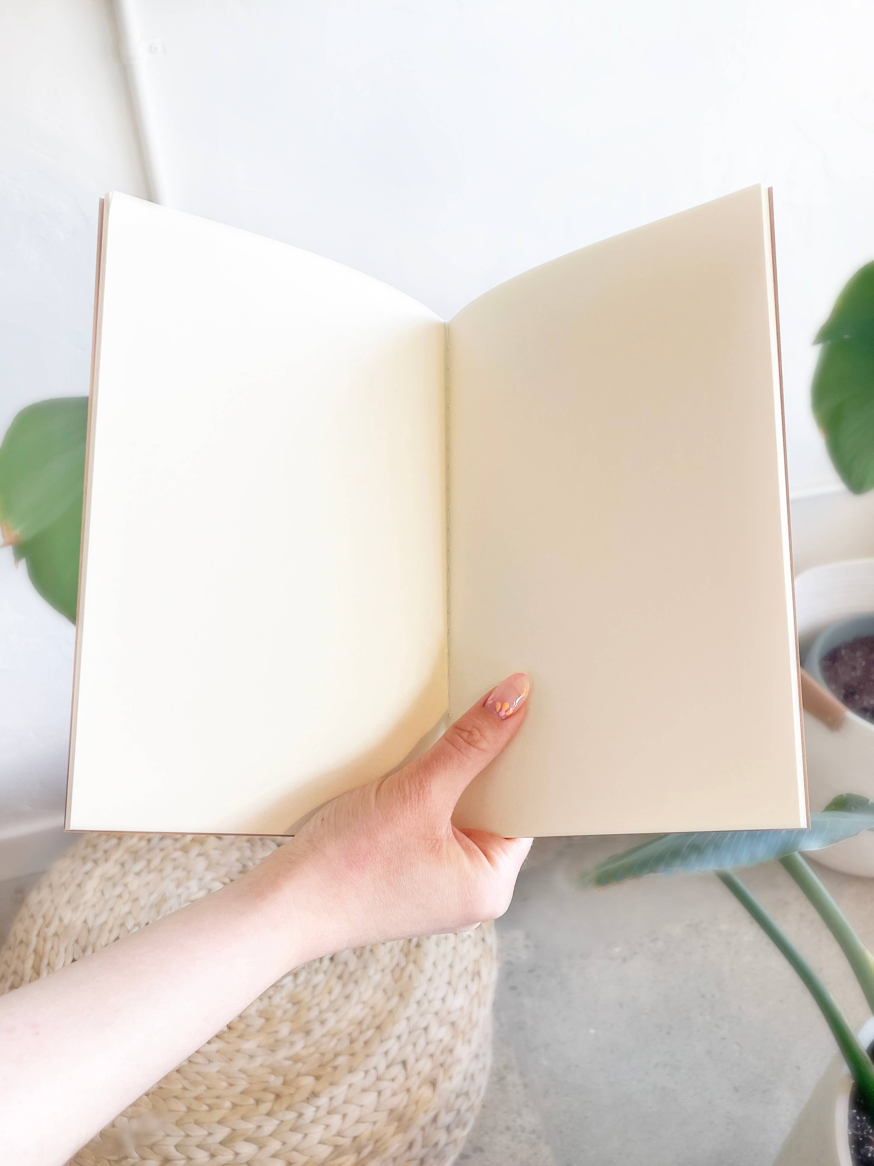 Studio Portmanteau – Großhandel Notizbücher – Individuell geprägtes Logo-Folien-Mittelheft-Notizbuch mit Sattelheftung10