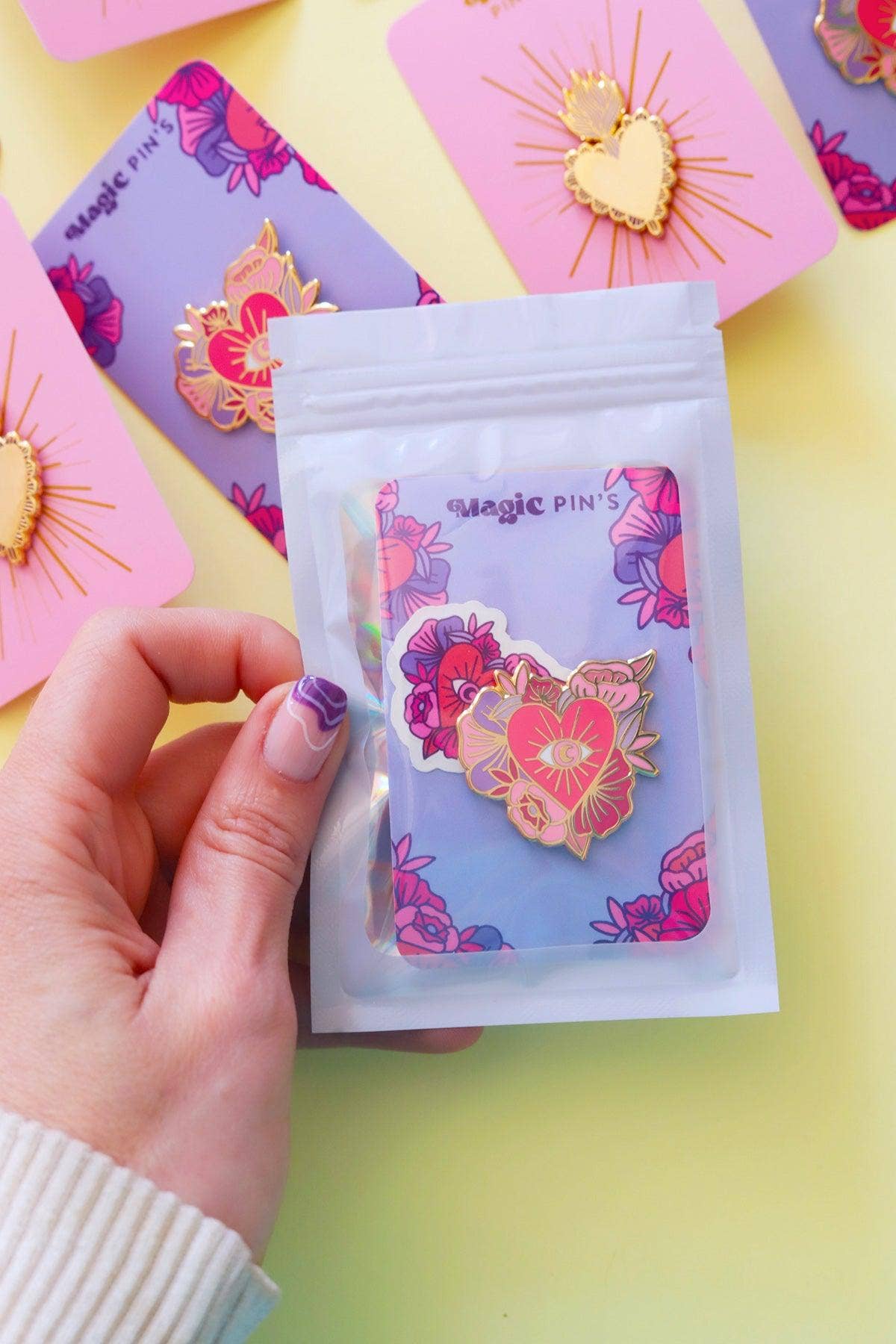 Poulette Magique - Wholesale Lapel Pin/Button - Maternity - Pin's ex-voto flowers3