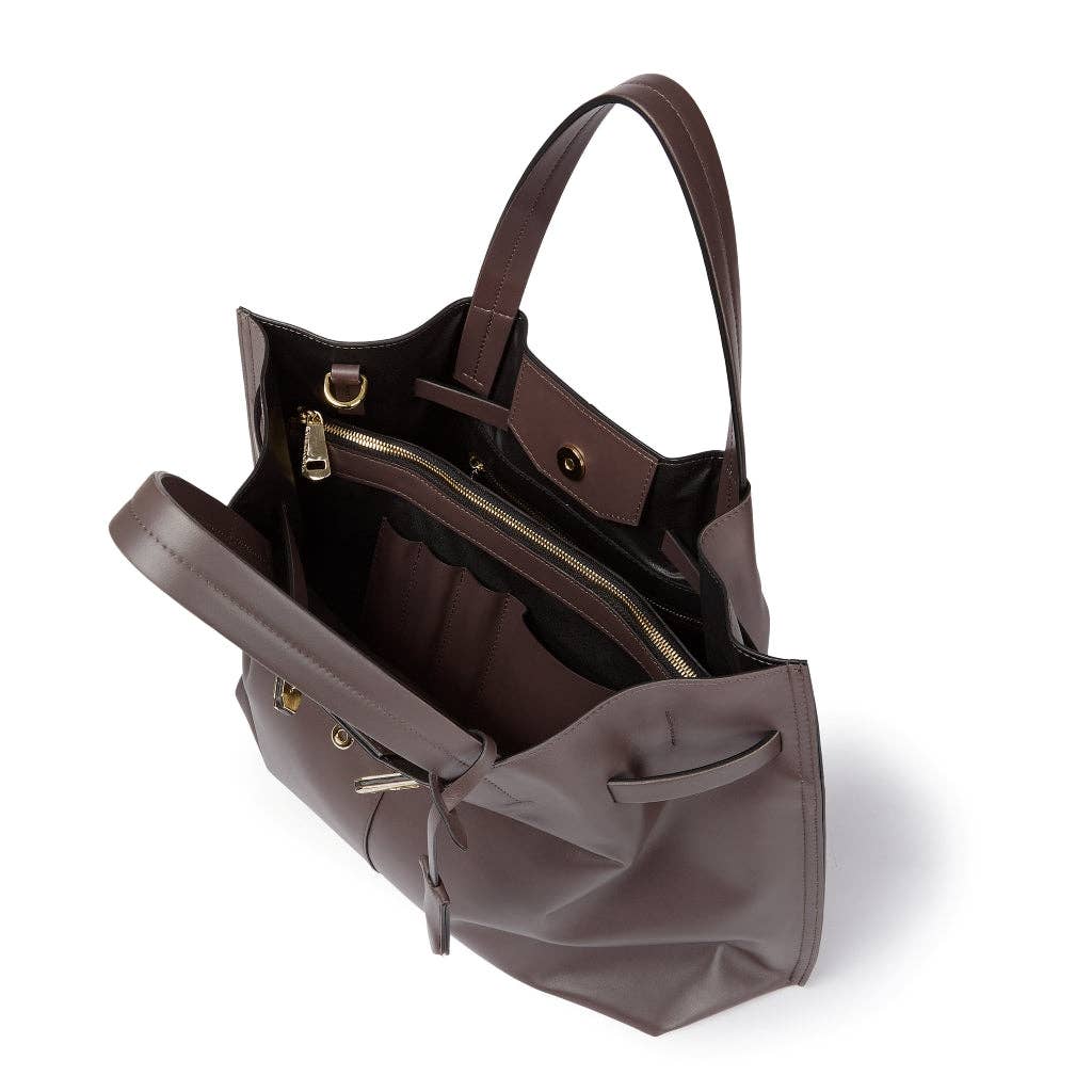 Moor Sveva Maxi leather handbag with organized interior and twist lock closure for wholesale on Faire6