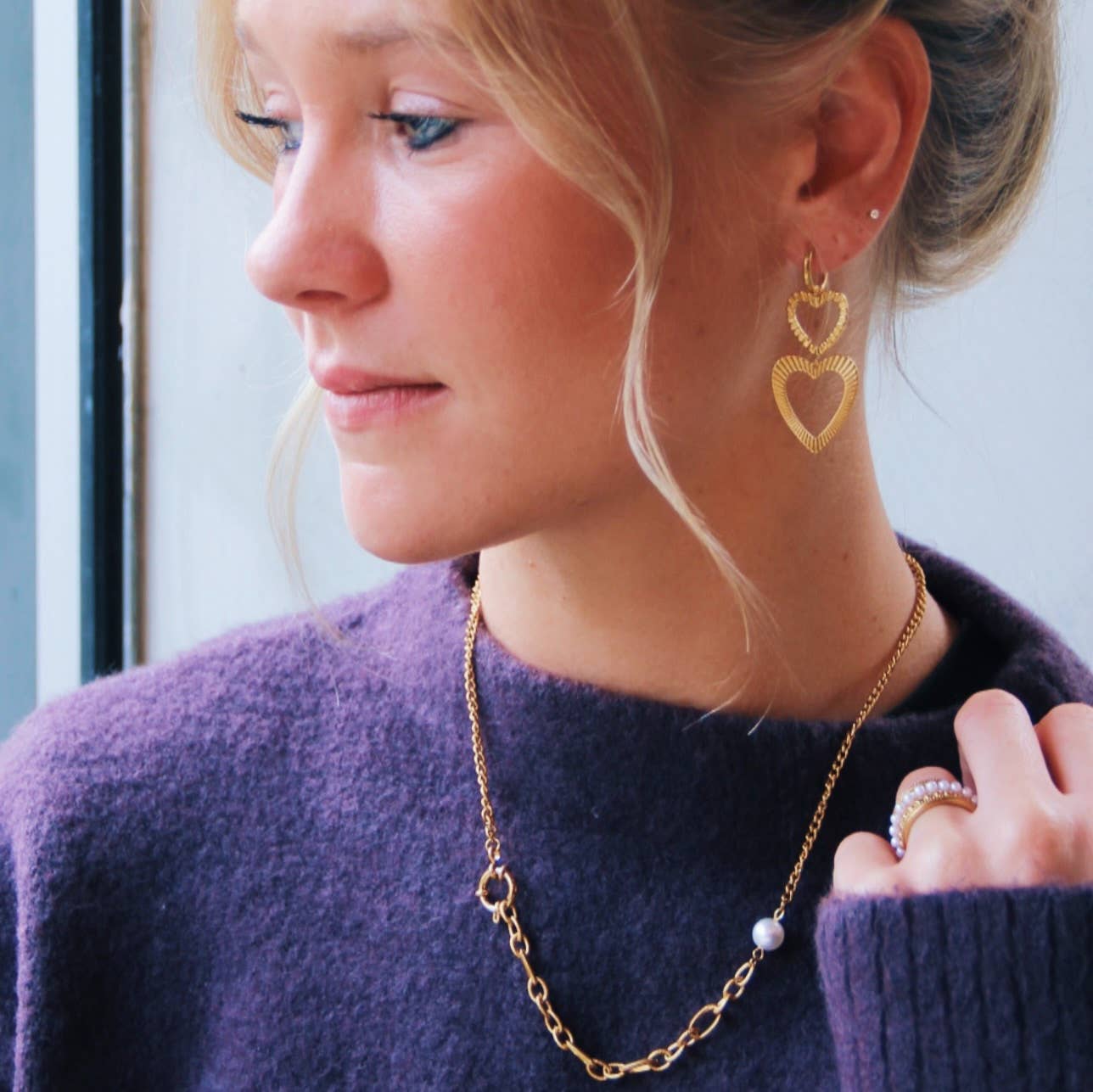 Bazou - Wholesale Pendant/Charm Necklace - Link chain with round clasp, pearl and decorated links1