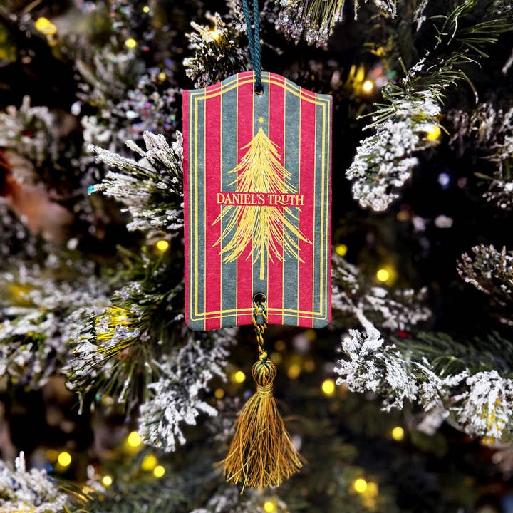 Set de Adornos de Fragancia de Edición Limitada de Navidad: Dos Etiquetas Bombshelluth de Firma para venta al por mayor de Daniel's Truth