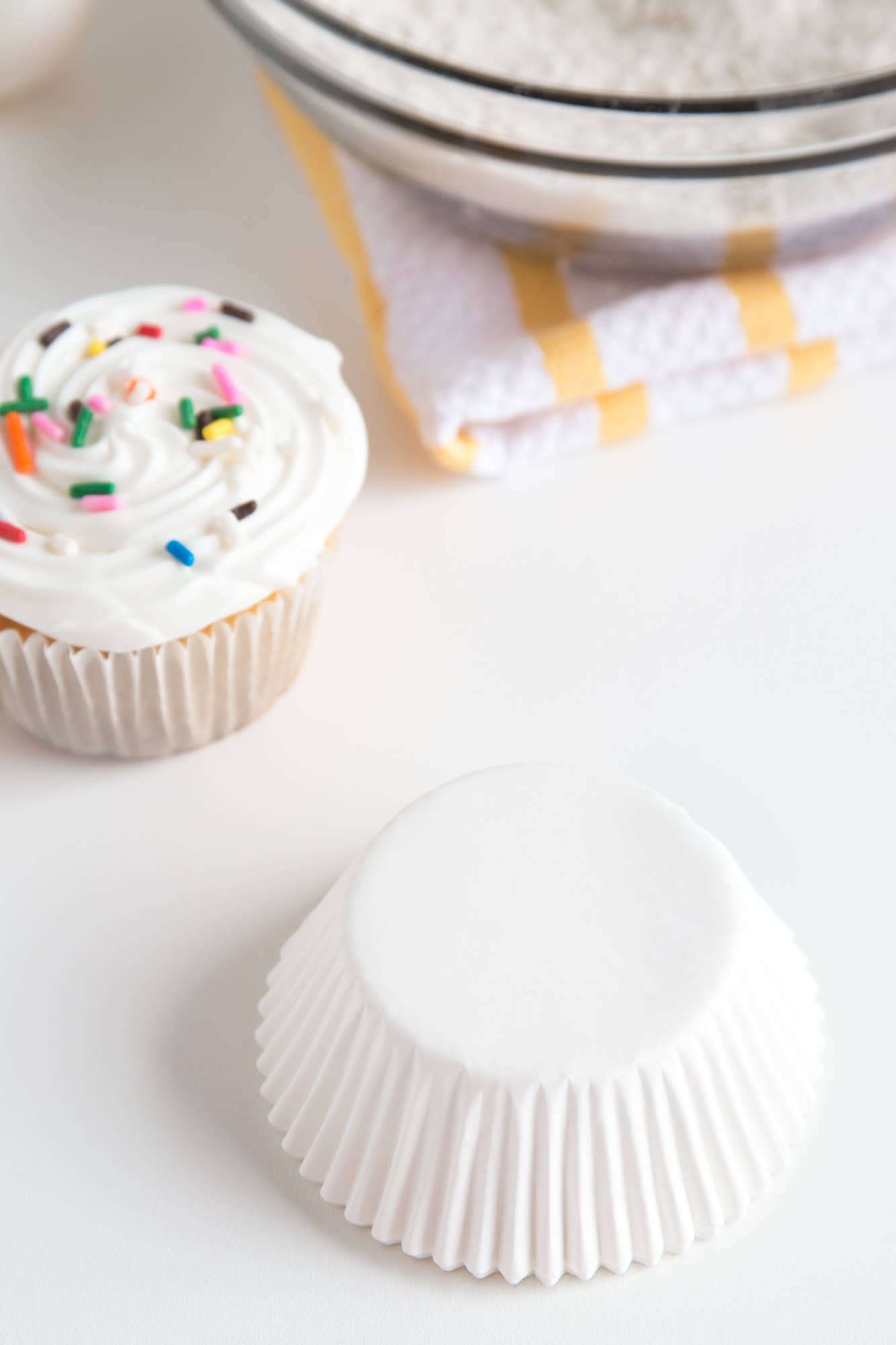 Fox Run Brands - Wholesale Cupcake/muffin liner - Fox Run Standard White Cupcake Liners, 50 Count, 3" x 3"1