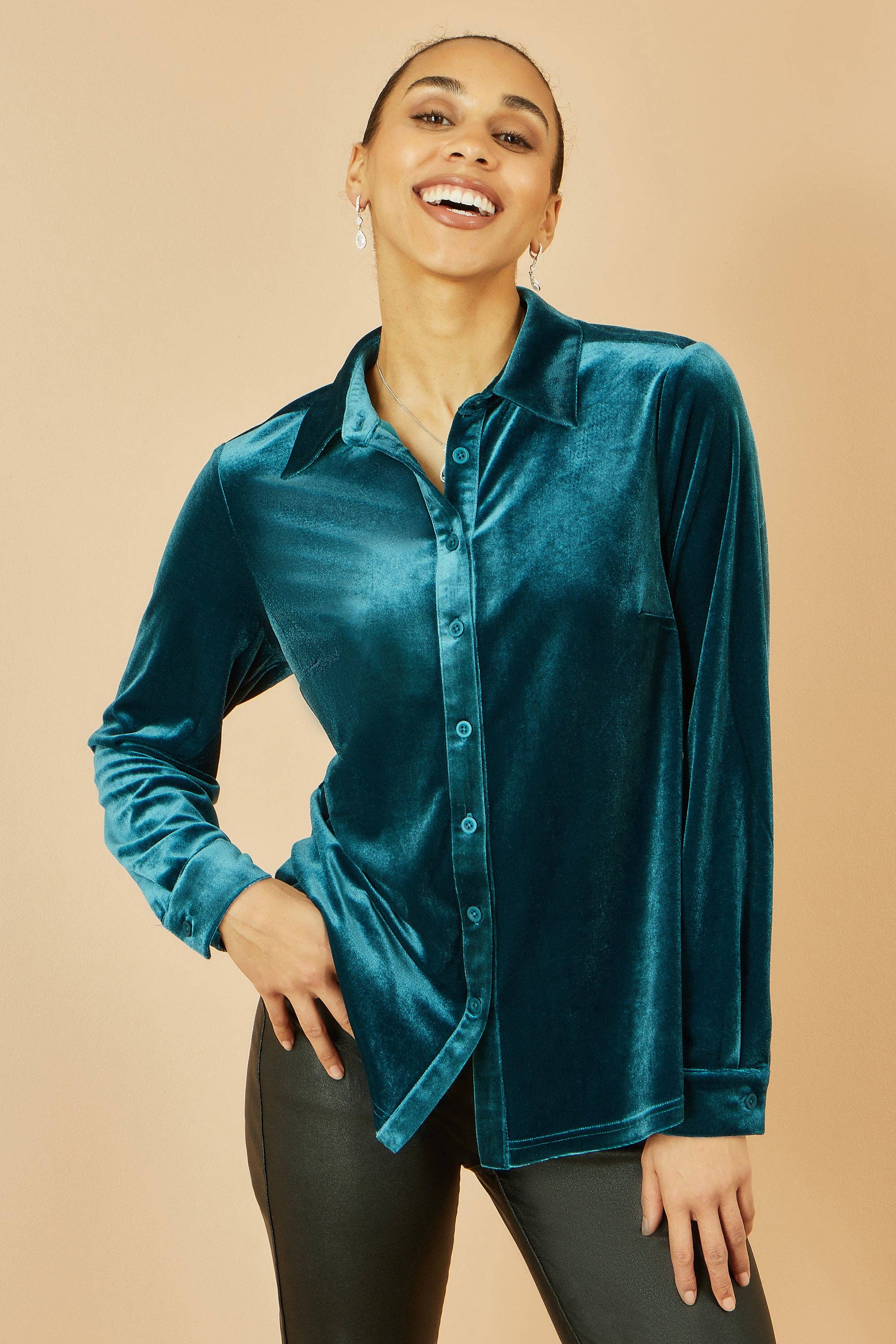 Sarcelle Chemise décontractée en velours bleu sarcelle Yumi en vente sur Faire1
