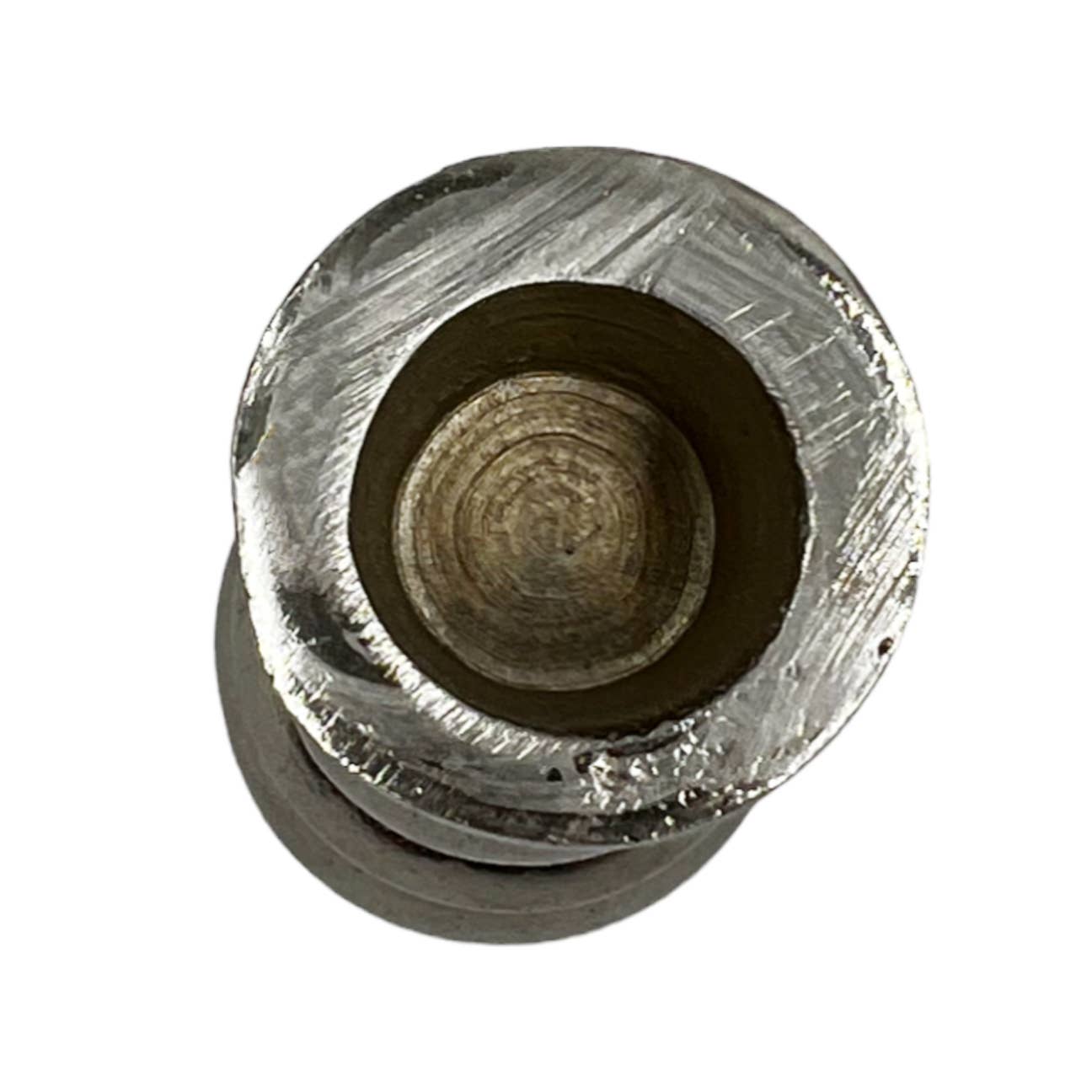 2626 Designs - Vente Bougeoirs - Bougeoir moderne en aluminium de 7 po de haut4