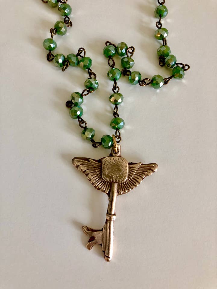 Nøgle til lykke halskæde for engroshandel hos Michelle DaRin Jewelry