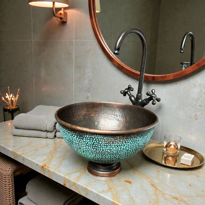 Lavabo in rame rustico per la vendita all'ingrosso da parte di AtlasPerles