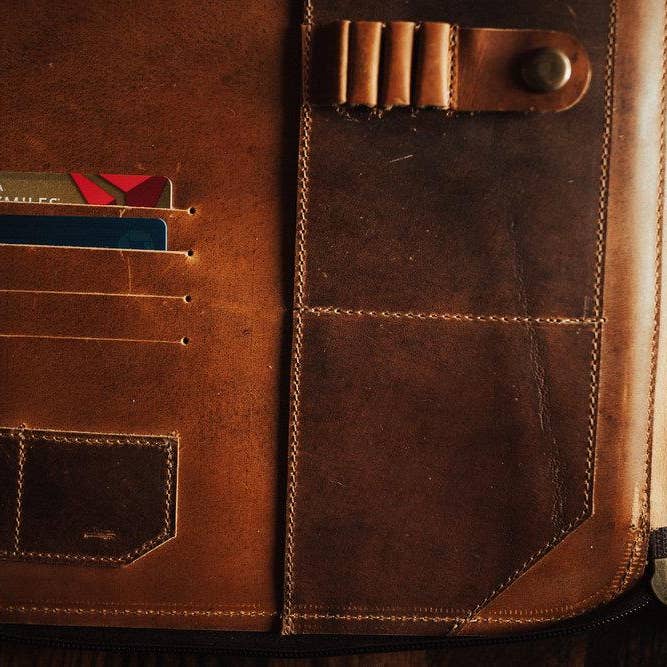 Kodiak Leather - Wholesale Laptop/Tablet Case - Unisex - Buffalo Leather MacBook Portfolio5