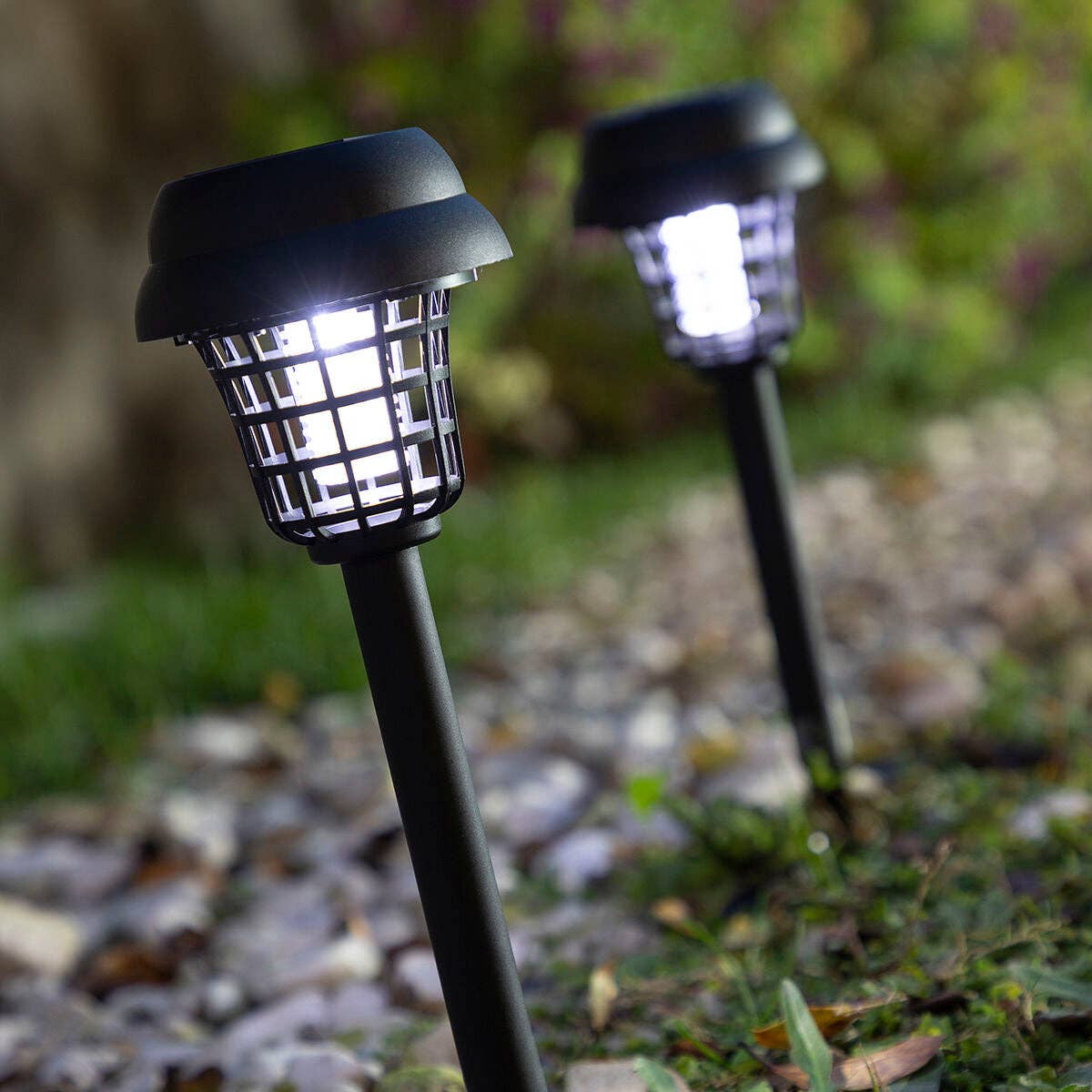 InnovaGoods – wholesale Golvlampa – InnovaGoods Garlam solcellsdriven myggavvisande trädgårdslampa3