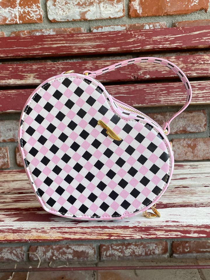 Sac en forme de cœur en vichy noir et rose pour la vente par Basura Gang